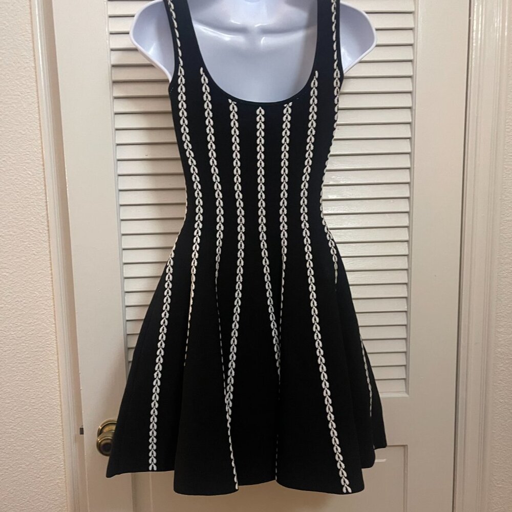 bebe Leilani Black White Knit Fit & Flare Skater Dress XS - Picture 4 of 11